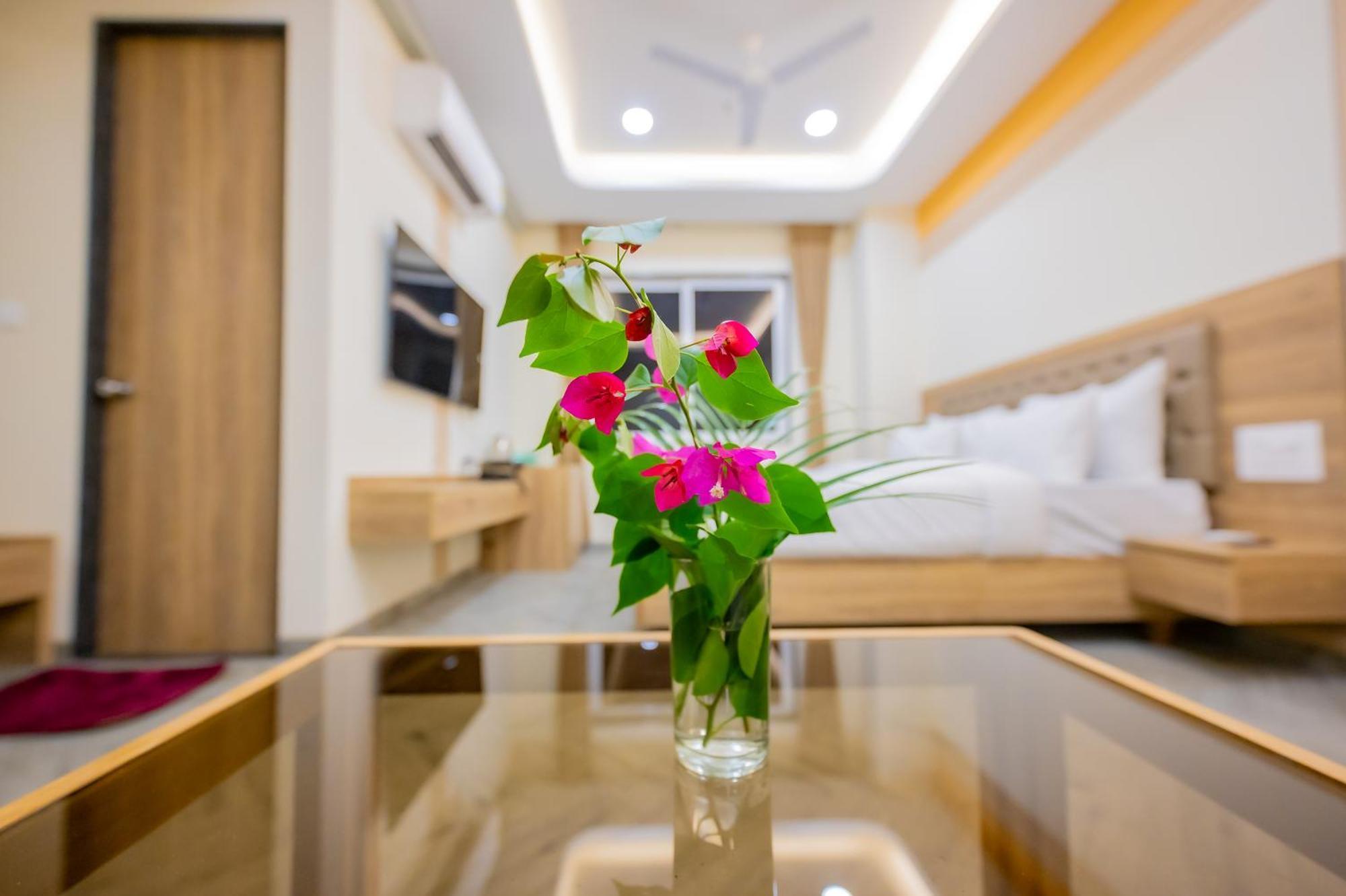 Lotus Leaf Hotel Pali  Exterior foto
